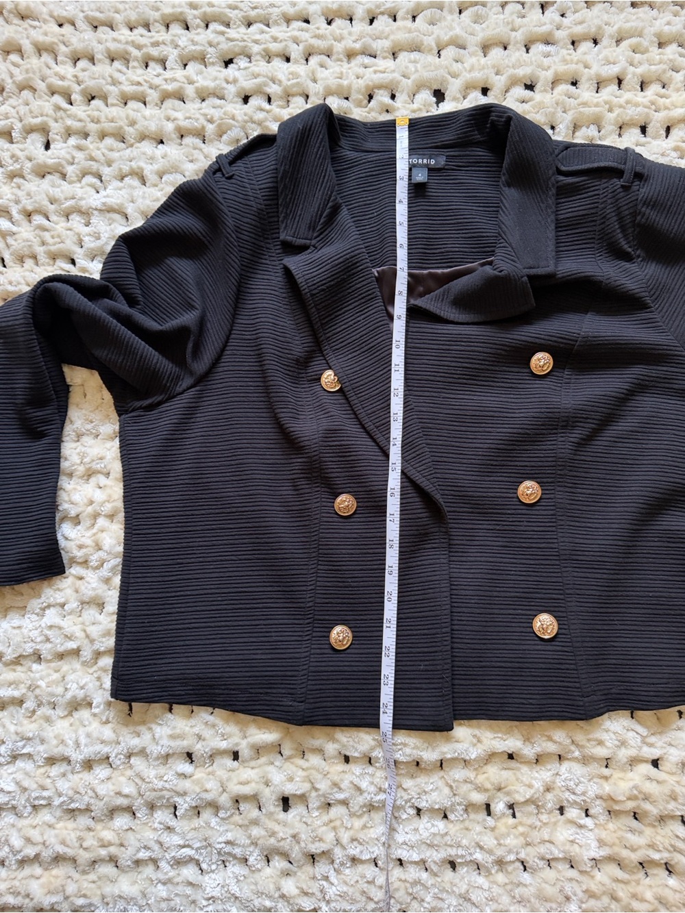 Torrid Textured Ponte Crop Military Jacket in Deep Black, size 4 / 4X.

Gorgeous - Picture 7 of 8